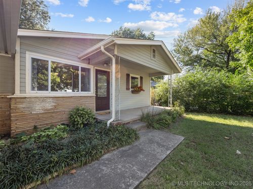 411 Toledo St, Broken Arrow, OK, 74012-6424 | Card Image