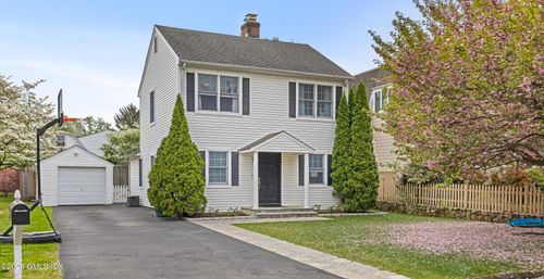 13 Spezzano Dr, Riverside, CT, 06878-1320 | Card Image