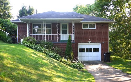 722 Golf Course Rd, Aliquippa, PA, 15001-2216 | Card Image