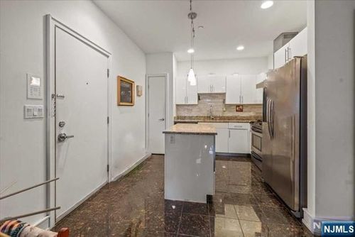 310 Cliff Ln, Cliffside Park, NJ, 07010-1470 | Card Image