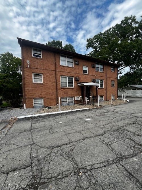 4-3055 Hadley Ave, Youngstown, OH, 44505-2058 | Card Image
