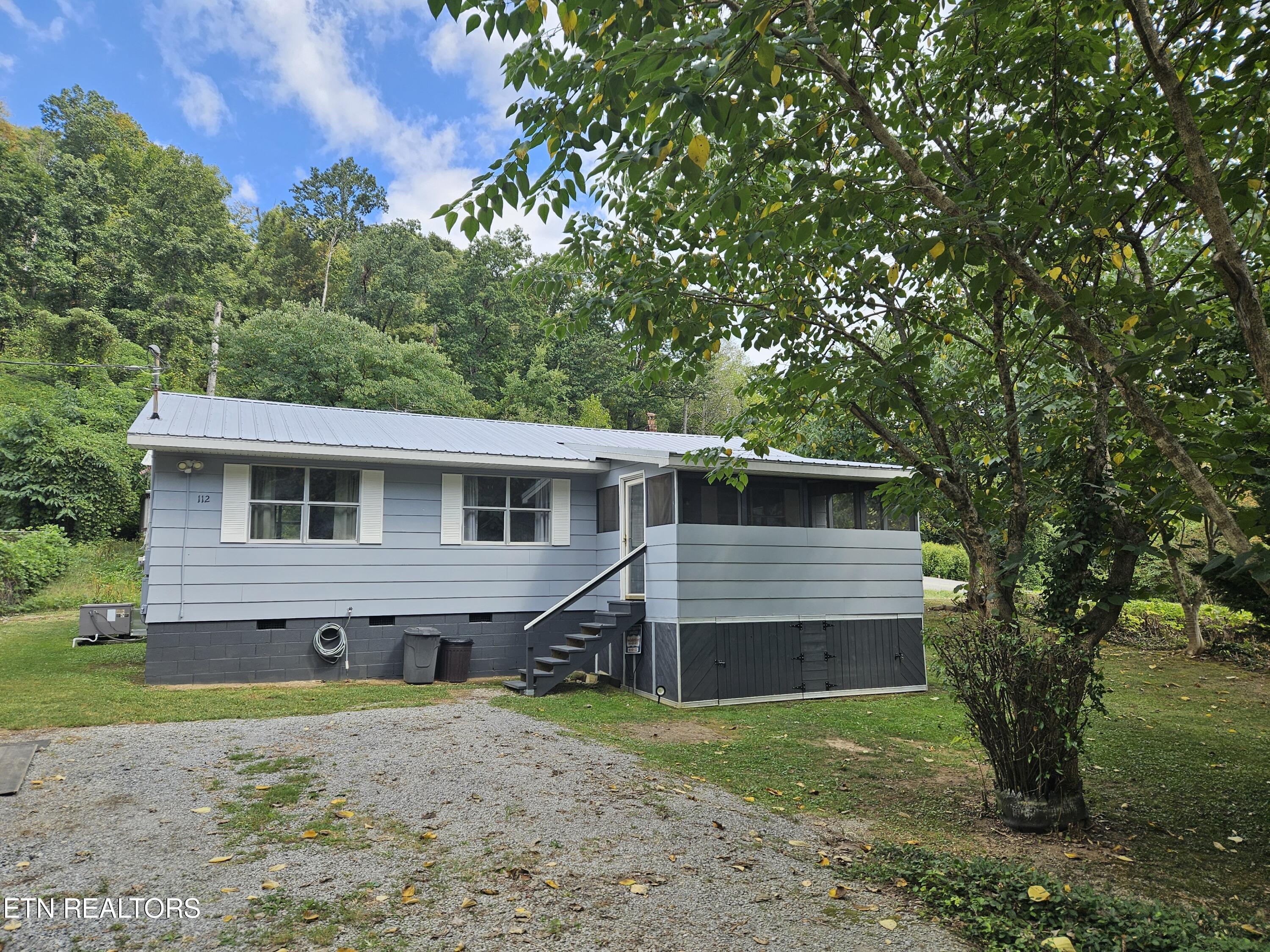 Shady Cove Rd, Caryville, TN 37714