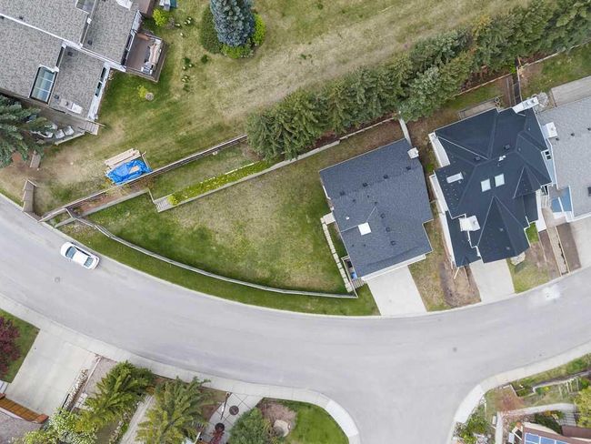 76 Coach Gate Way Sw, House other with 3 bedrooms, 2 bathrooms and 4 parking in Calgary AB | Image 38