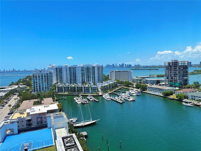 1501 - 7928 East Dr, Condo with 2 bedrooms, 2 bathrooms and null parking in North Bay Village FL | Image 22