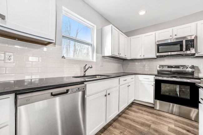 TBR028-i1880-Kitchen2 | Image 6
