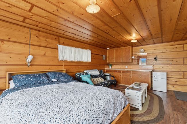 Waterside dry cabin | Image 32