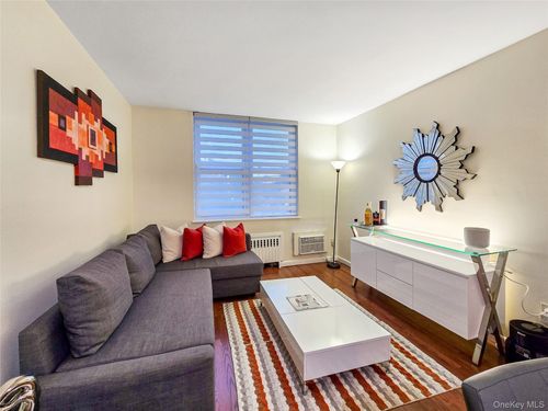 apt-b4-874 W Broadway, Woodmere, NY, 11598-2002 | Card Image