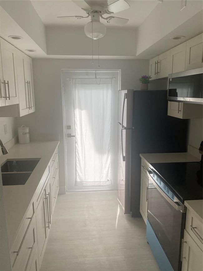 APT-1 - 1401 Se 7 Th Ave, Home with 2 bedrooms, 1 bathrooms and null parking in Pompano Beach FL | Image 7