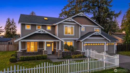 12204 Ashworth Ave N, Seattle, WA, 98133-8310 | Card Image