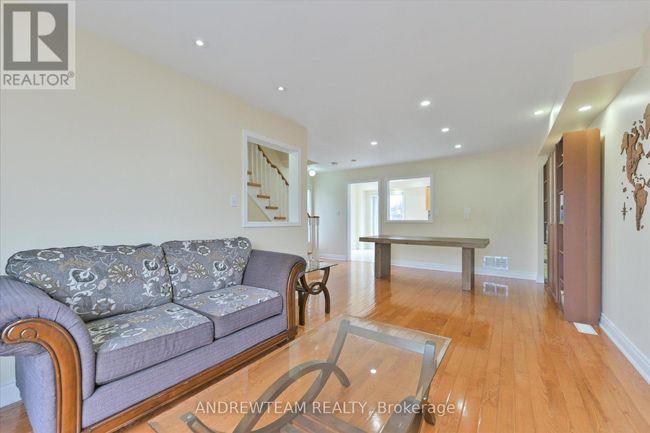 1 - 1075 Ellesmere Rd, Townhouse with 5 bedrooms, 4 bathrooms and 2 parking in Scarborough ON | Image 7