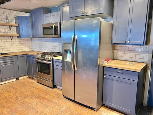 1169 Division St, Adrian, MI, 49221-4214 | Card Image