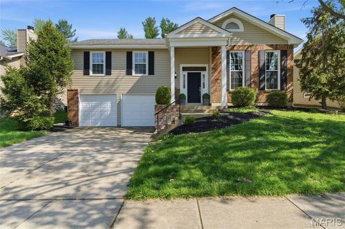 2466 Maple Crossing Dr, Wildwood, MO, 63011-1937 | Card Image