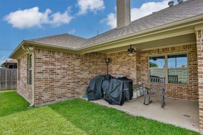 View of patio with grilling area | Image 38