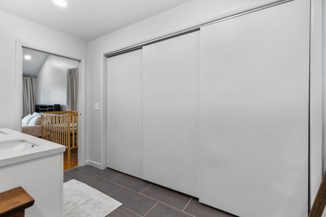 Full wall of closet space. | Image 30
