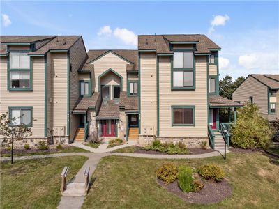 8035 Meadowridge Dr, Condo with 3 bedrooms, 3 bathrooms and null parking in Seven Springs Resort PA | Image 3