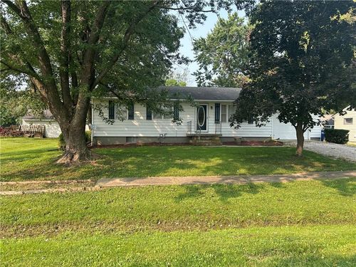 305 Fir St, Garden City, MO, 64747-9176 | Card Image