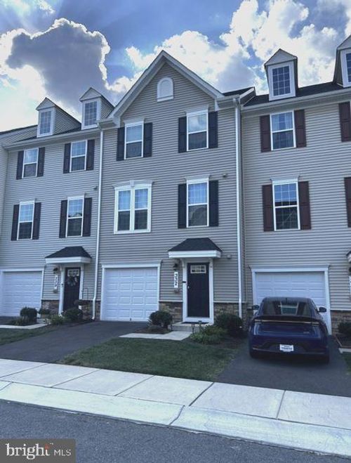 337 Pemberton Park Ln, FREDERICK, MD, 21703-4909 | Card Image