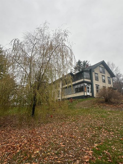 46 Sanborn St, Franklin, NH, 03235-1336 | Card Image