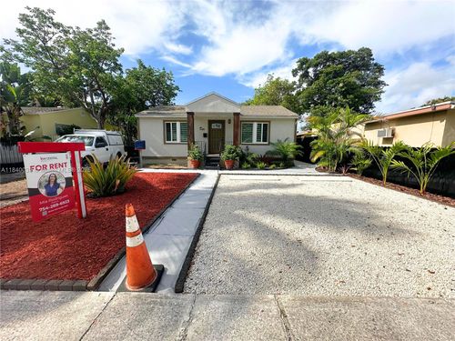 245 Sw 6th St, Dania Beach, FL, 33004-3943 | Card Image