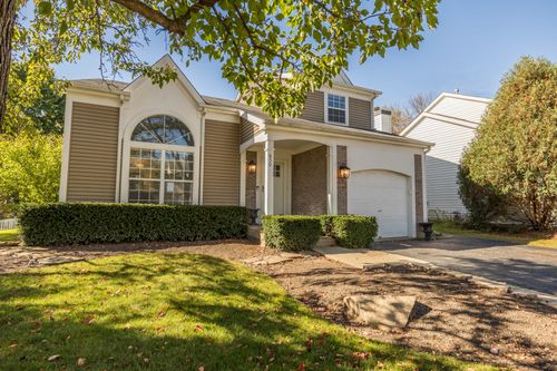 650 Sandwedge Pl, Gurnee, IL, 60031-4717 | Card Image
