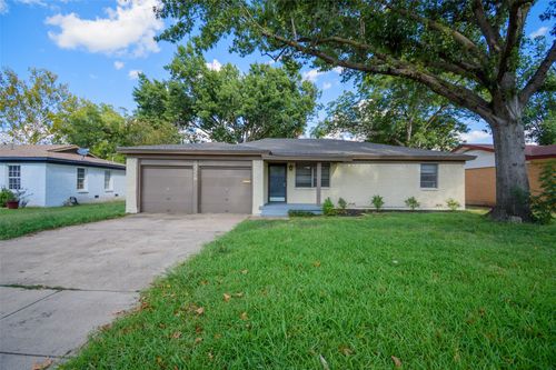 3328 Hedrick St, Fort Worth, TX, 76111-6320 | Card Image