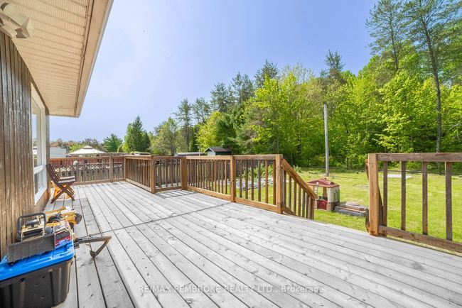 115 Mckee Rd, House other with 4 bedrooms, 4 bathrooms and 4 parking in Deep River ON | Image 36