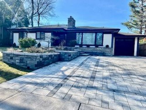 54 Leisure Lane, Richmond Hill, ON, L4C4X1 | Card Image