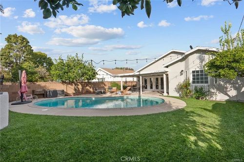 1903 N Screenland Dr, Burbank, CA, 91505-1442 | Card Image