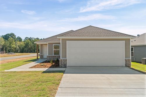 8001 Chesapeake Trl, Bauxite, AR, 72011-8604 | Card Image