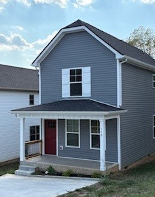 178 Oak St, Clarksville, TN, 37042-7102 | Card Image