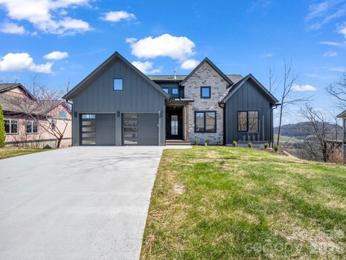 90 Summit Hill Rd, Hendersonville, NC, 28791-2385 | Card Image