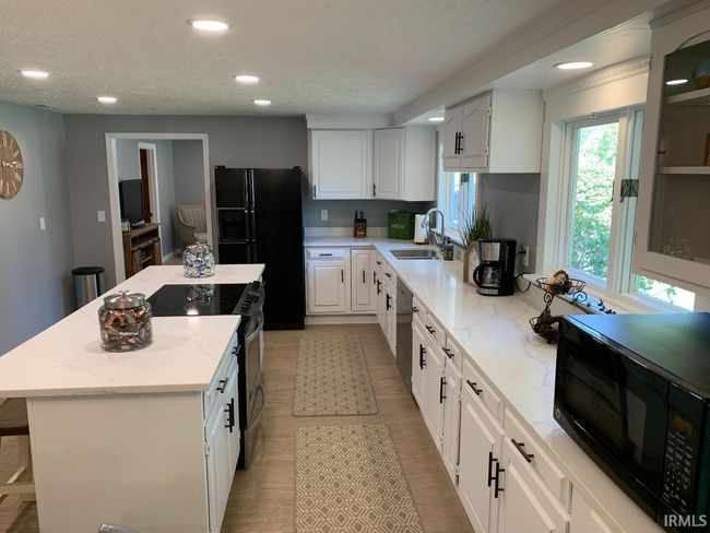 52813 Highland Dr, House other with 4 bedrooms, 3 bathrooms and null parking in South Bend IN | Image 4