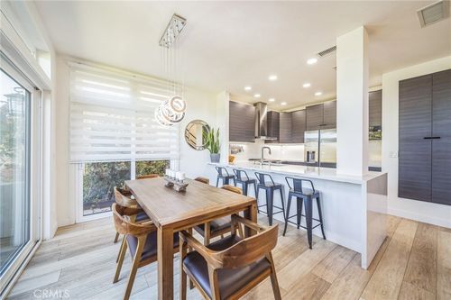 528 San Andres Dr, Solana Beach, CA, 92075-2140 | Card Image