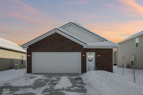 1431 Wigwam Ln, Martinsville, IN, 46151-6493 | Card Image