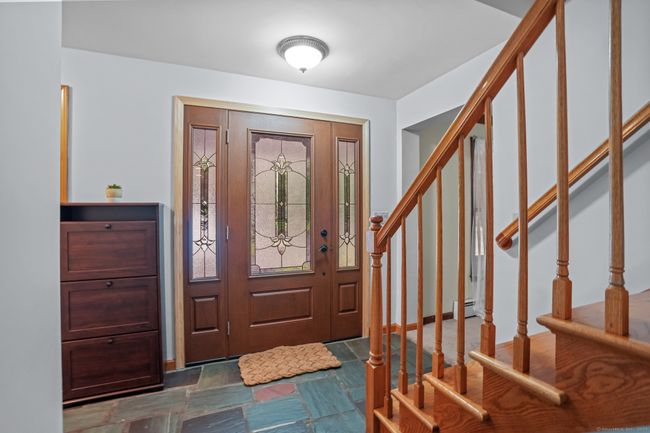 142 Sunset Dr, House other with 3 bedrooms, 3 bathrooms and 6 parking in Killingly CT | Image 5