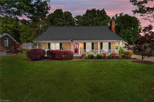 806 Mcgregor Dr Ne, Concord, NC, 28025-2571 | Card Image