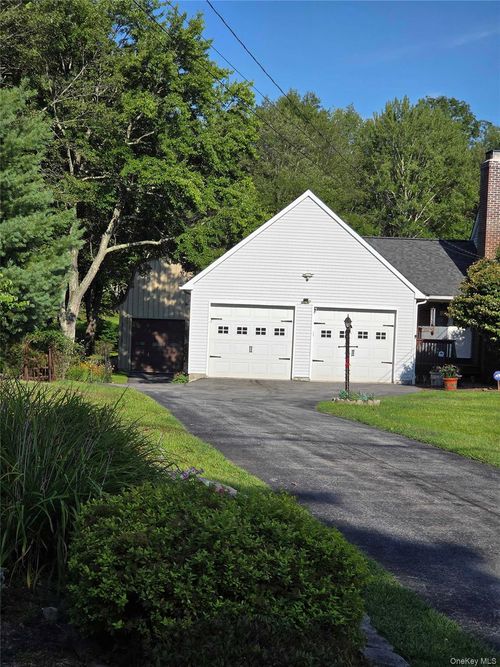 220 N Parliman Rd, Lagrangeville, NY, 12540-6216 | Card Image