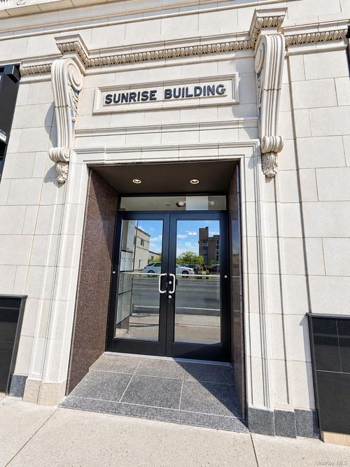 304-189 Sunrise Hwy, Rockville Centre, NY, 11570-4723 | Card Image