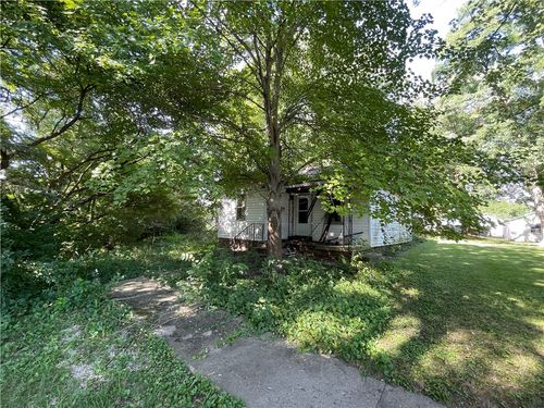 608 S Elm St, Villa Grove, IL, 61956-1916 | Card Image