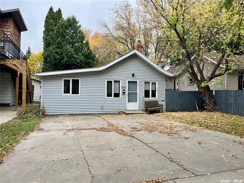 224 Elm St E, Saskatoon, SK, S7J0G7 | Card Image