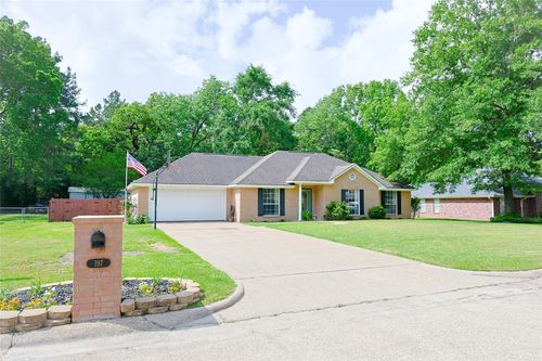 197 Hunters Glen Dr, Lufkin, TX, 75904-6817 | Card Image