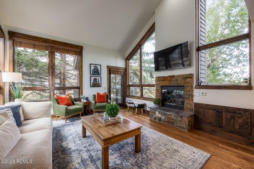 33-2140 Commanche Trl, Park City, UT, 84098-6679 | Card Image