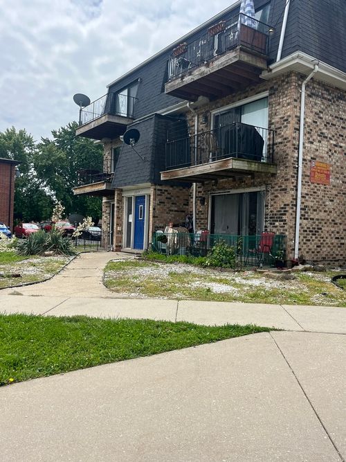 3b-7033 Mather Ave, Chicago Ridge, IL, 60415-1011 | Card Image