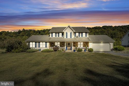 310 Greenbriar Rd, ELLIOTTSBURG, PA, 17024-9082 | Card Image
