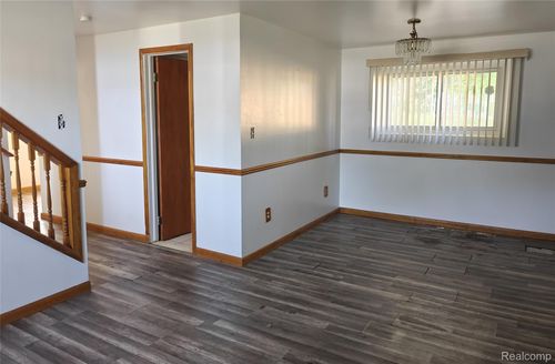 22150 Haig St, Taylor, MI, 48180-3652 | Card Image