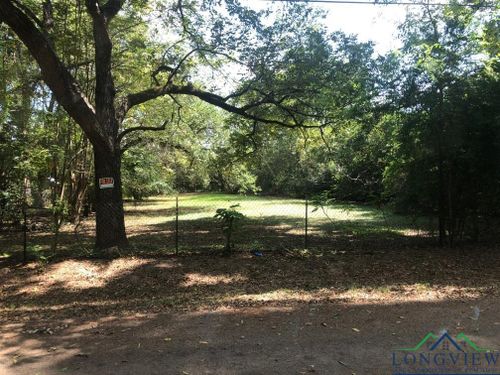 302 S Lane Wells Dr, Longview, TX, 75604-4911 | Card Image