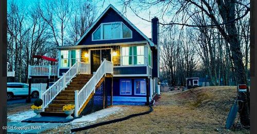 1113 Steele Cir, Bushkill, PA, 18324-8696 | Card Image