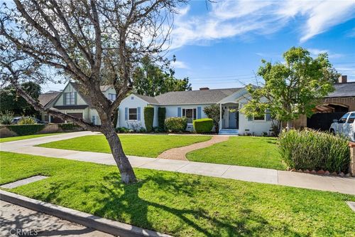 2314 Oakmont Ave, Santa Ana, CA, 92706-2026 | Card Image