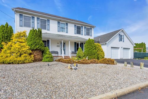 460 Cedar Dr, Lanoka Harbor, NJ, 08734-2615 | Card Image