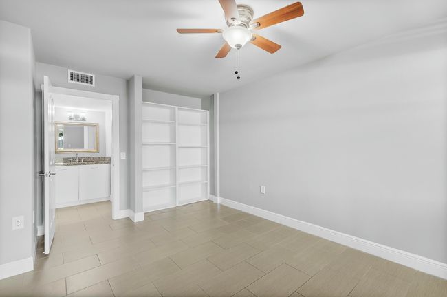 2701 Amherst Ct, Condo with 3 bedrooms, 2 bathrooms and null parking in Boynton Beach FL | Image 9